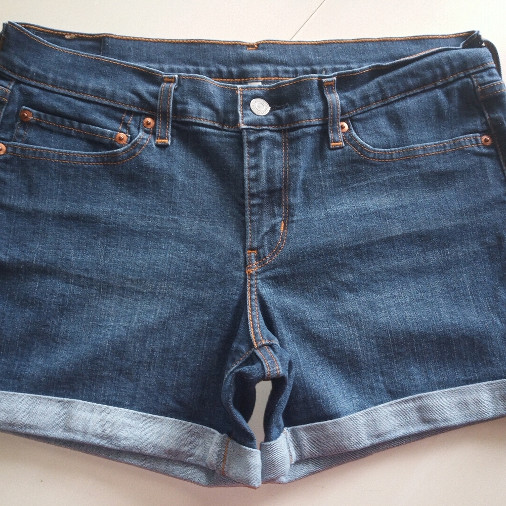 Levi's Shorts Women's Size 31